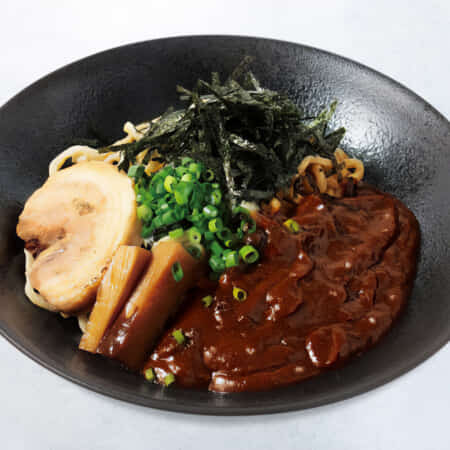 ゴクツブシ 旨辛カレー まぜそば｜品川でラーメンのデリバリならつきじRAMEN TO THE WORLD