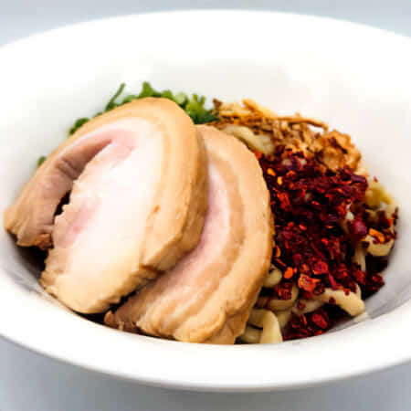 四川式麻辣まぜそば ブタマシ｜品川でラーメンのデリバリならつきじRAMEN TO THE WORLD