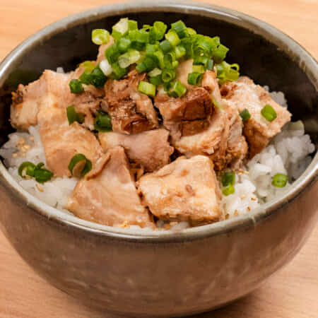 ブタめし｜品川でラーメンのデリバリならつきじRAMEN TO THE WORLD